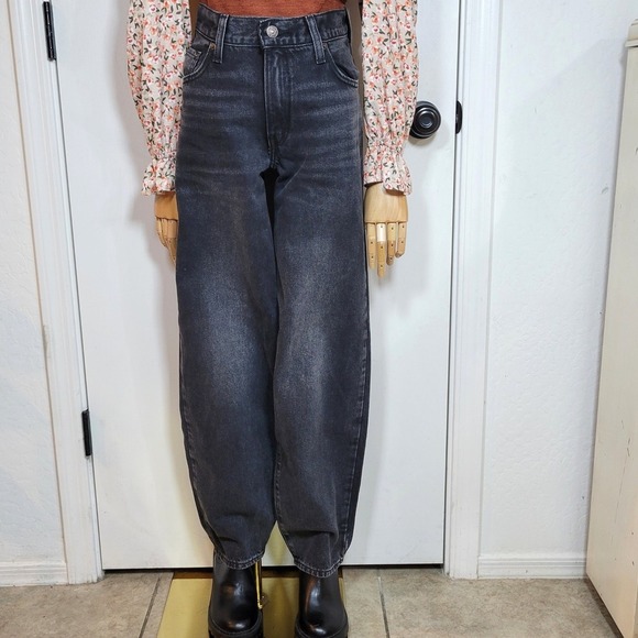 Levi's Baggy Dad Jeans Women's Size 24 Mid-Rise Black Loose Straight Denim - Picture 1 of 10